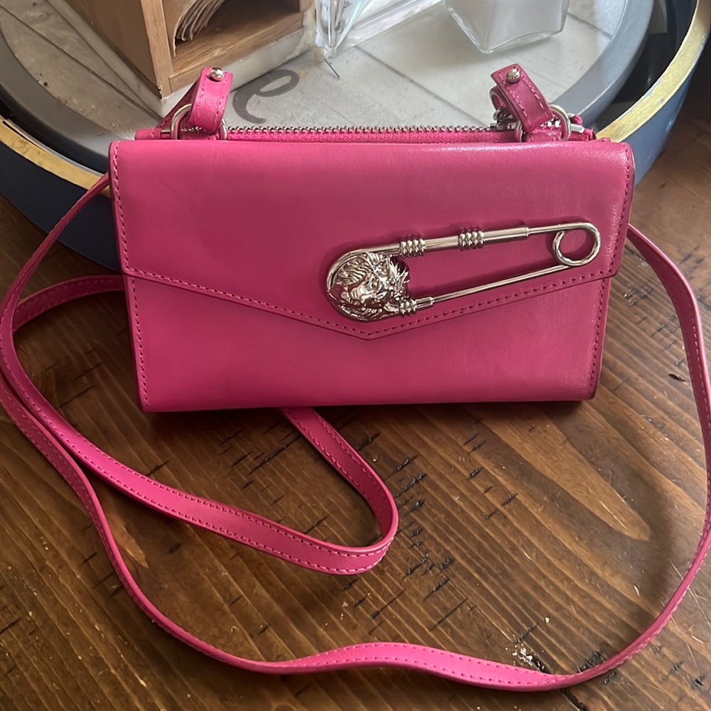 Gorgeous Versace pink litte wallet!!
